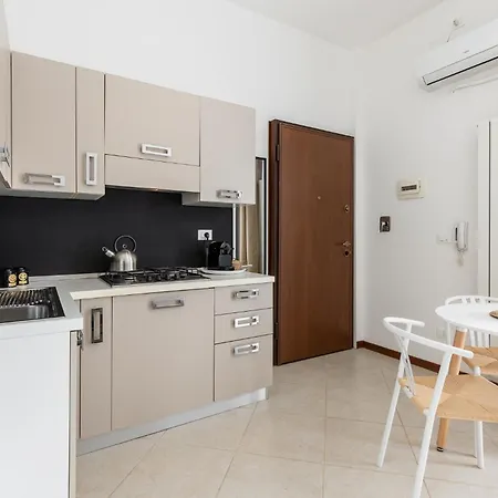 Light-filled Flat By Wonderful Italy Boloňa