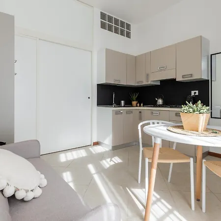 Light-filled Flat By Wonderful Italy * ボローニャ
