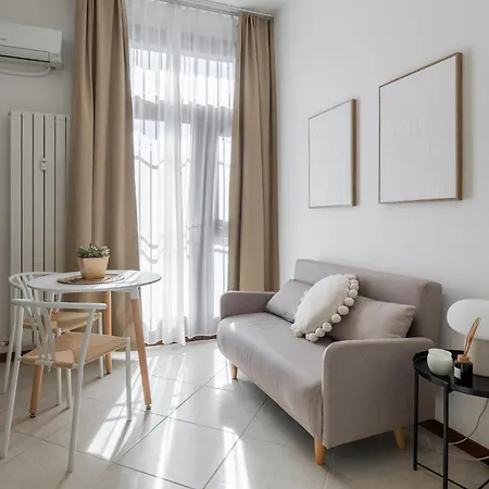 Light-filled Flat By Wonderful Italy *